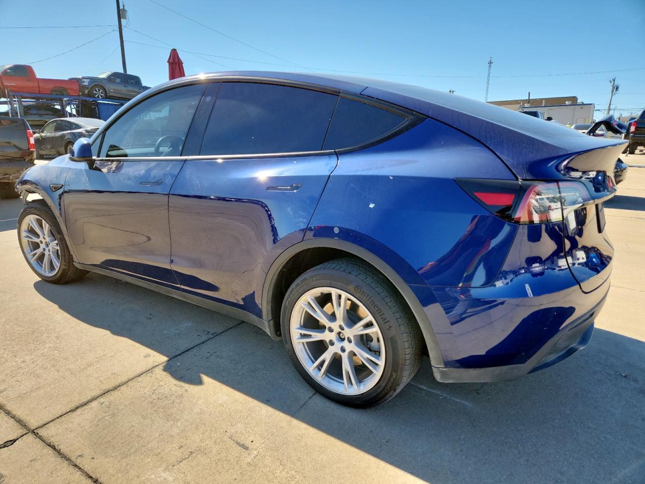 2023 Tesla Model Y - Фото 2