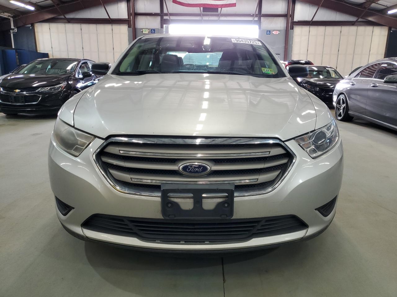 2016 Ford Taurus Se - Фото 5