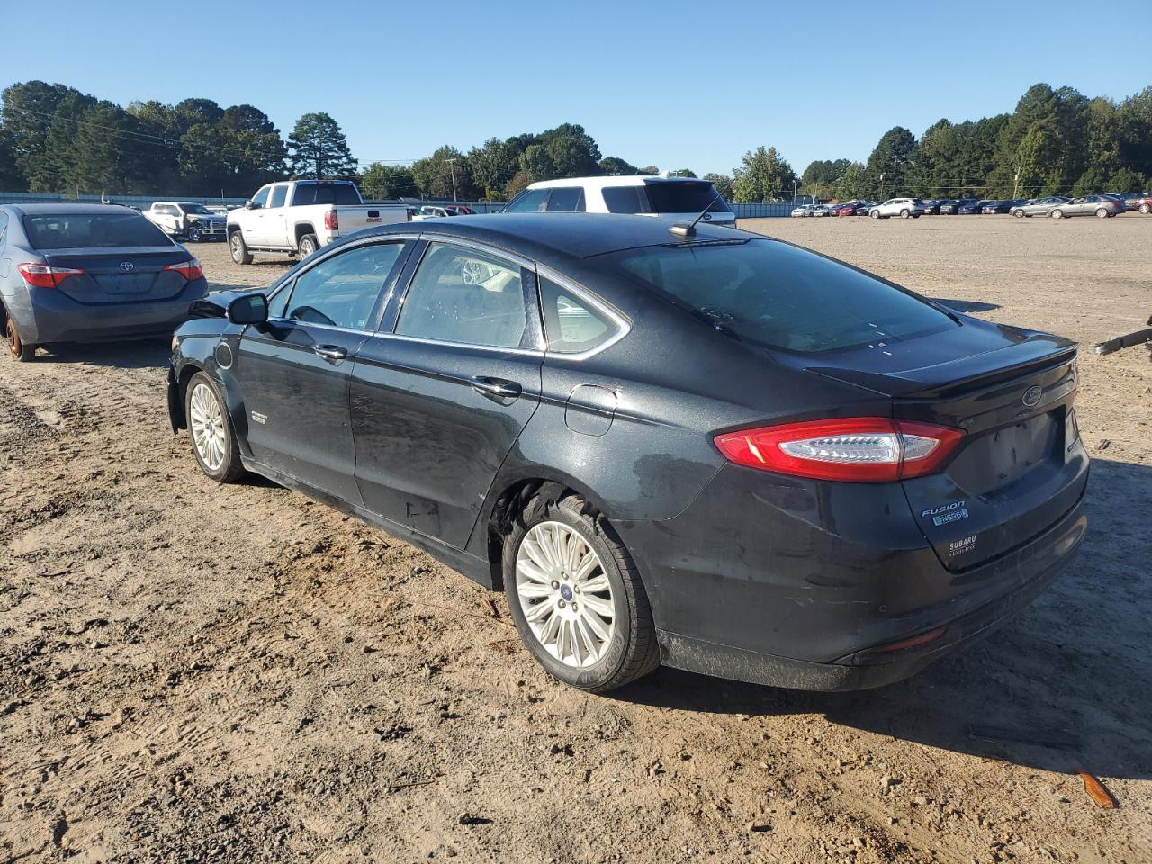2014 Ford Fusion Titanium Phev - Image 2