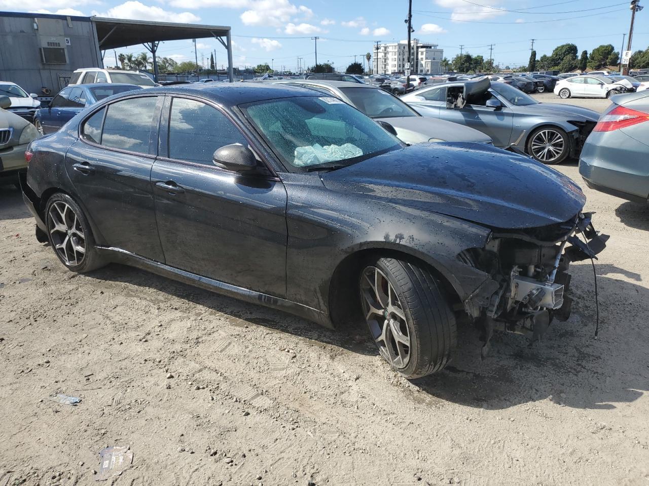 2019 Alfa Romeo Giulia - Фото 4