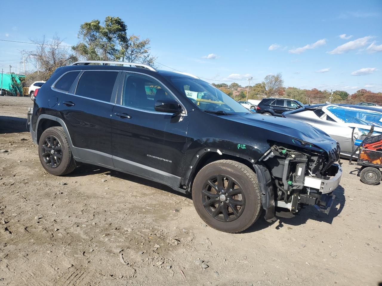 2018 Jeep Cherokee Latitude Plus - Image 4