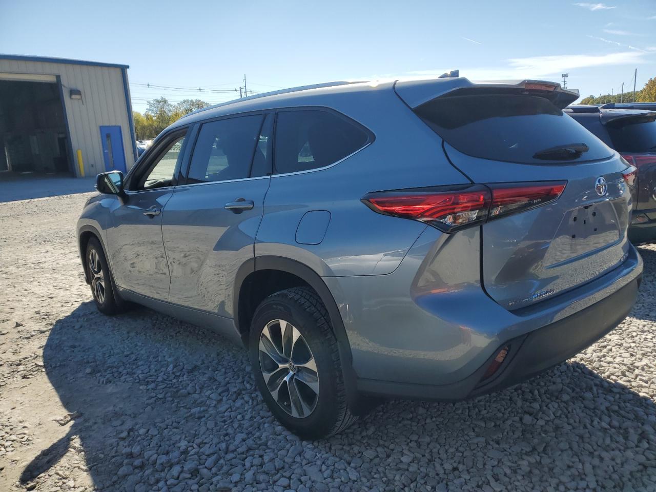 2020 Toyota Highlander Xle - Image 2