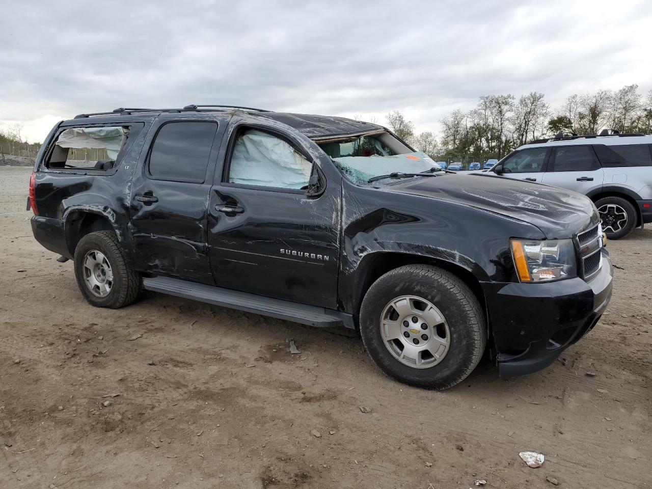 2013 Chevrolet Suburban K1500 Lt - Image 4