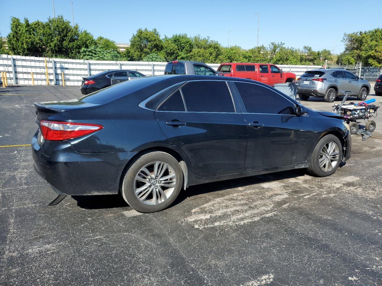 2015 Toyota Camry Le - Image 3