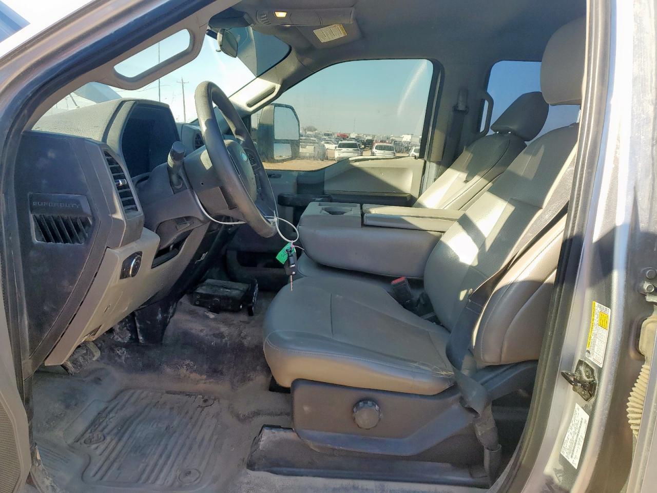 2022 Ford F250 Super Duty - Image 7