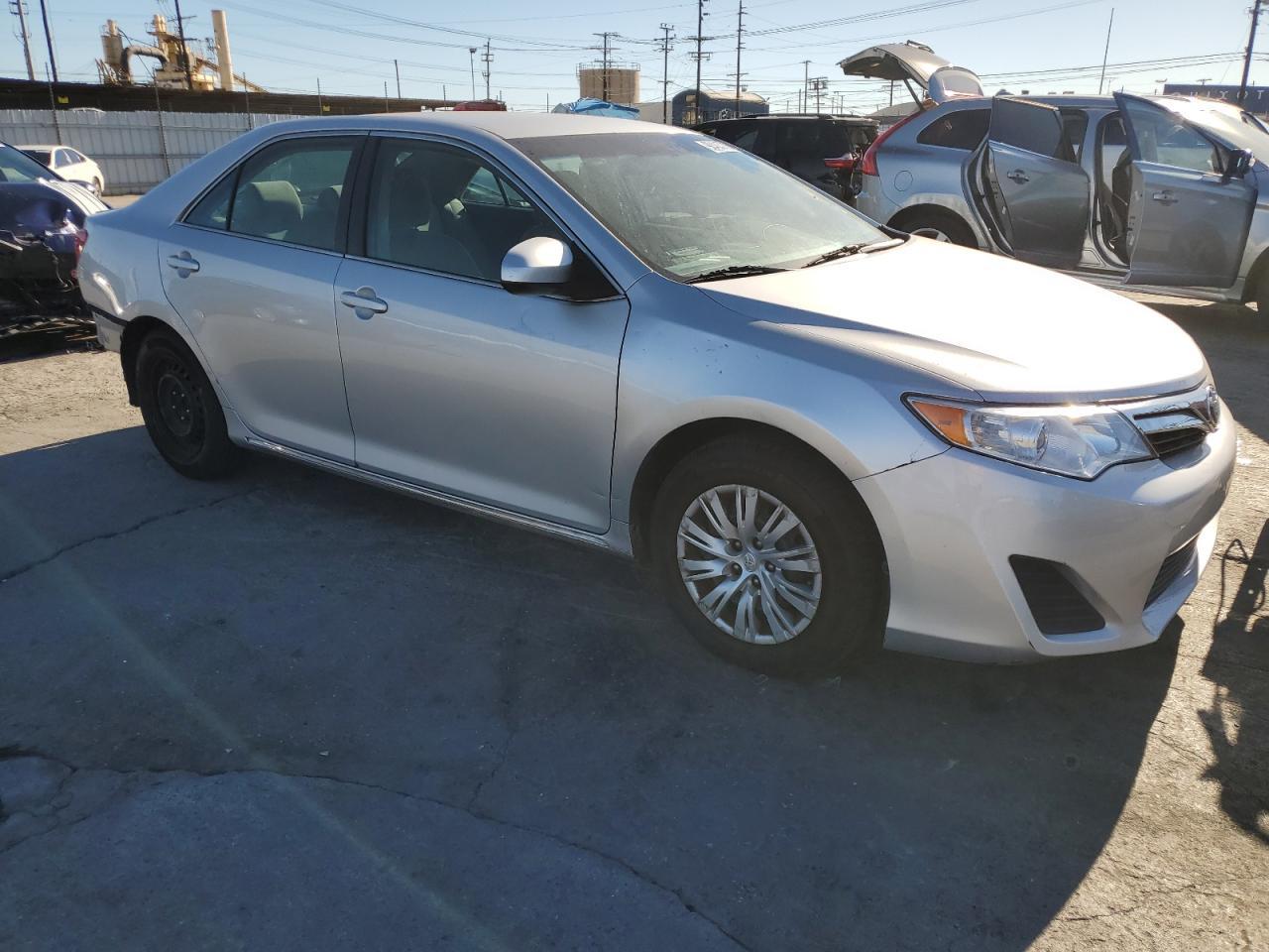 2014 Toyota Camry L - Фото 4