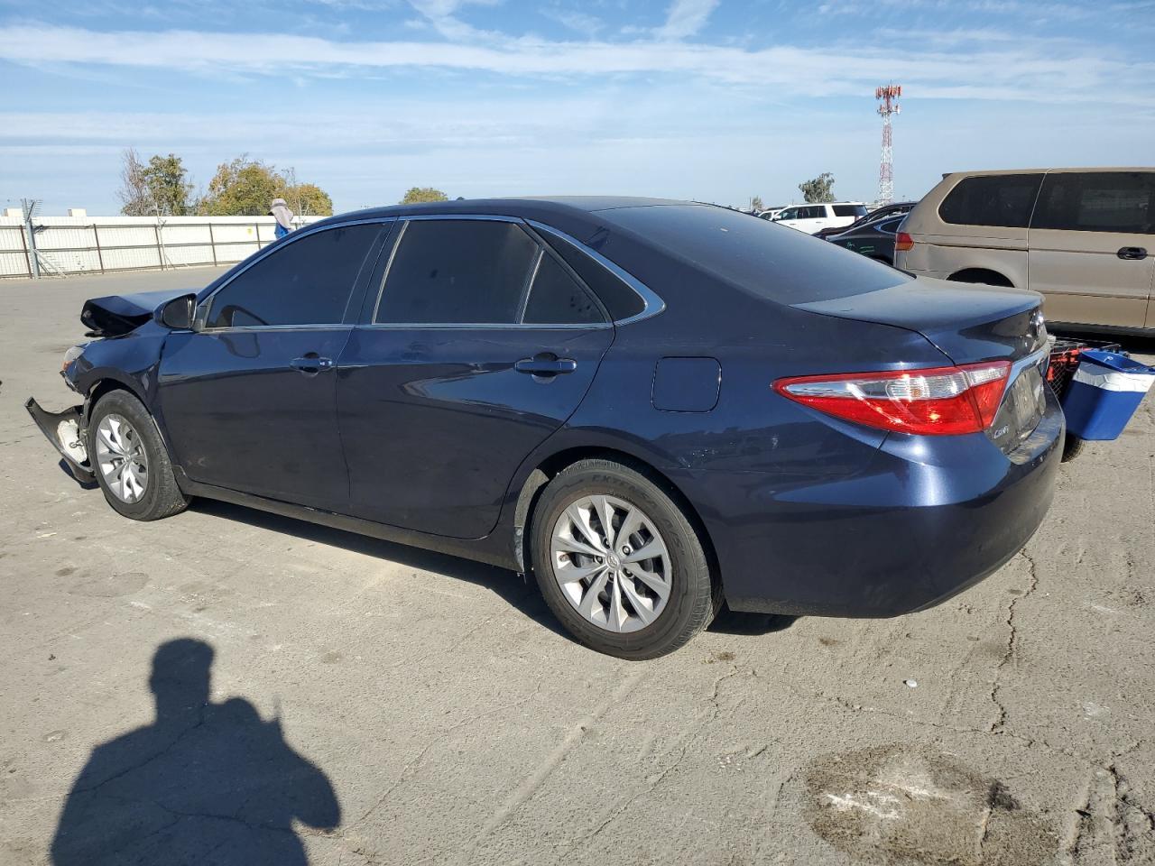 2017 Toyota Camry Le - Фото 2