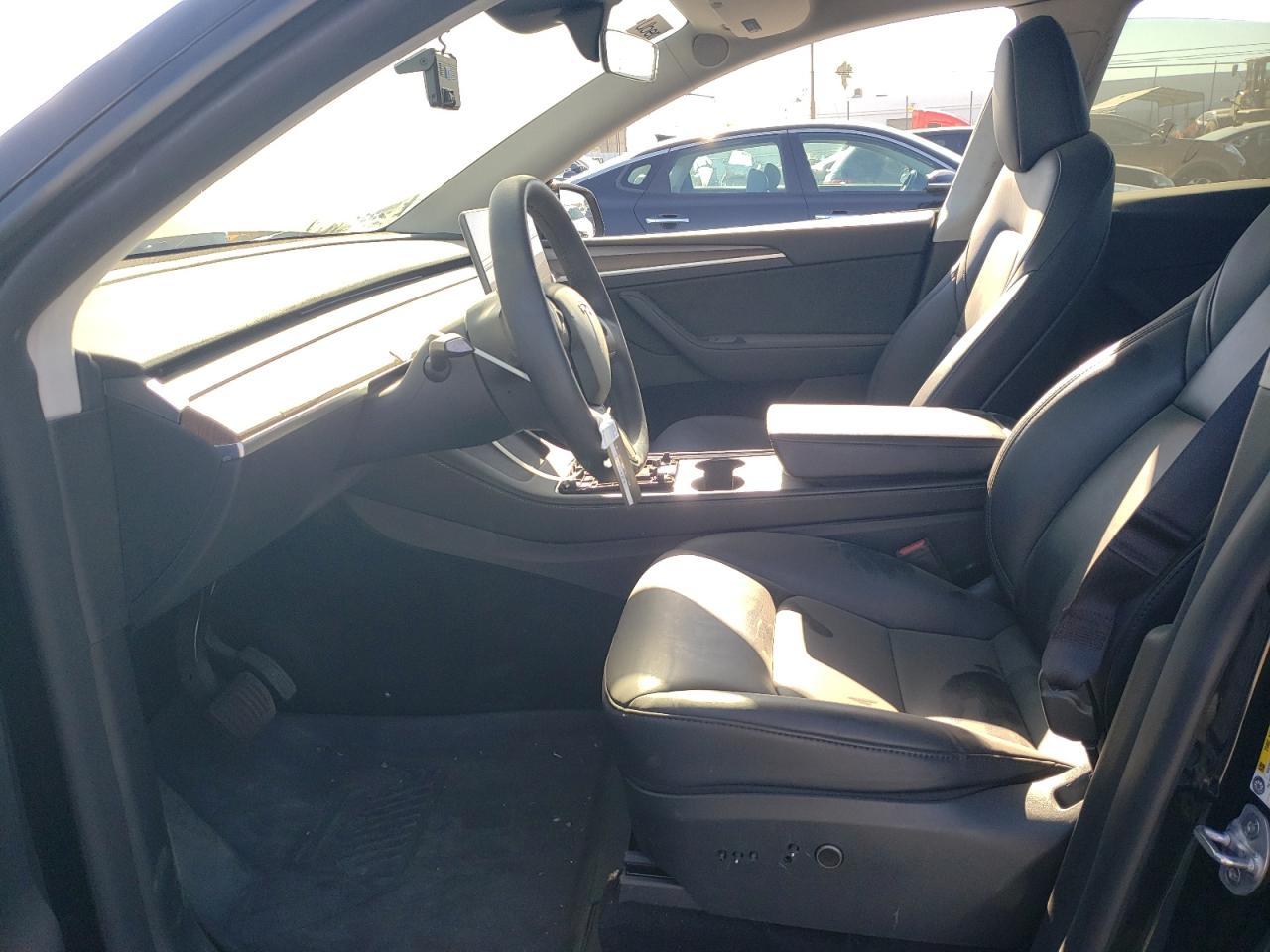 2024 Tesla Y - Фото 7
