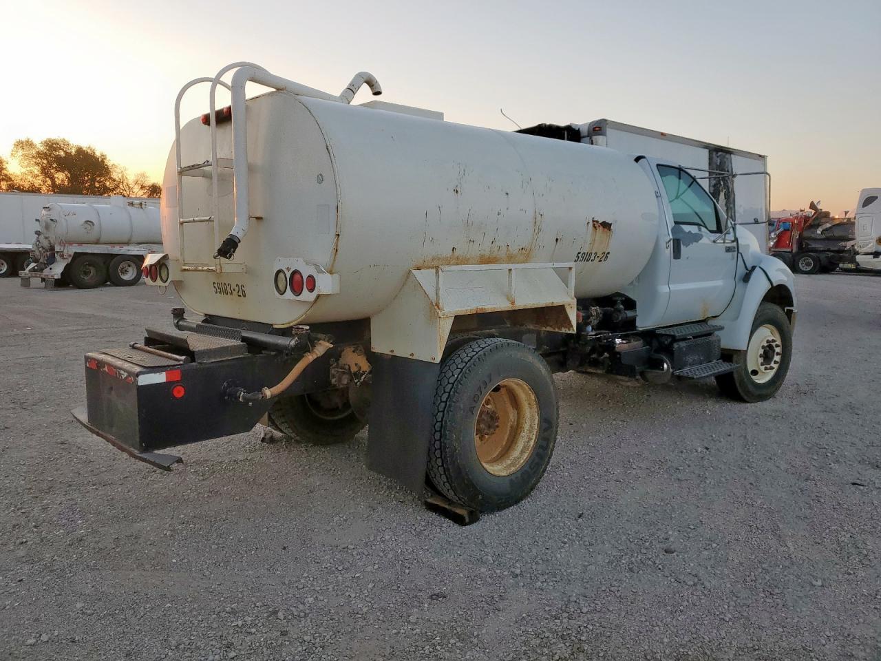 2012 Ford F750 Super Duty - Image 3