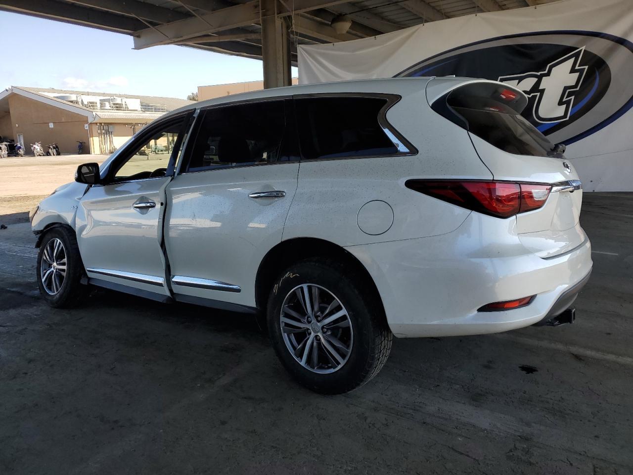 2018 Infiniti Qx60 - Image 2