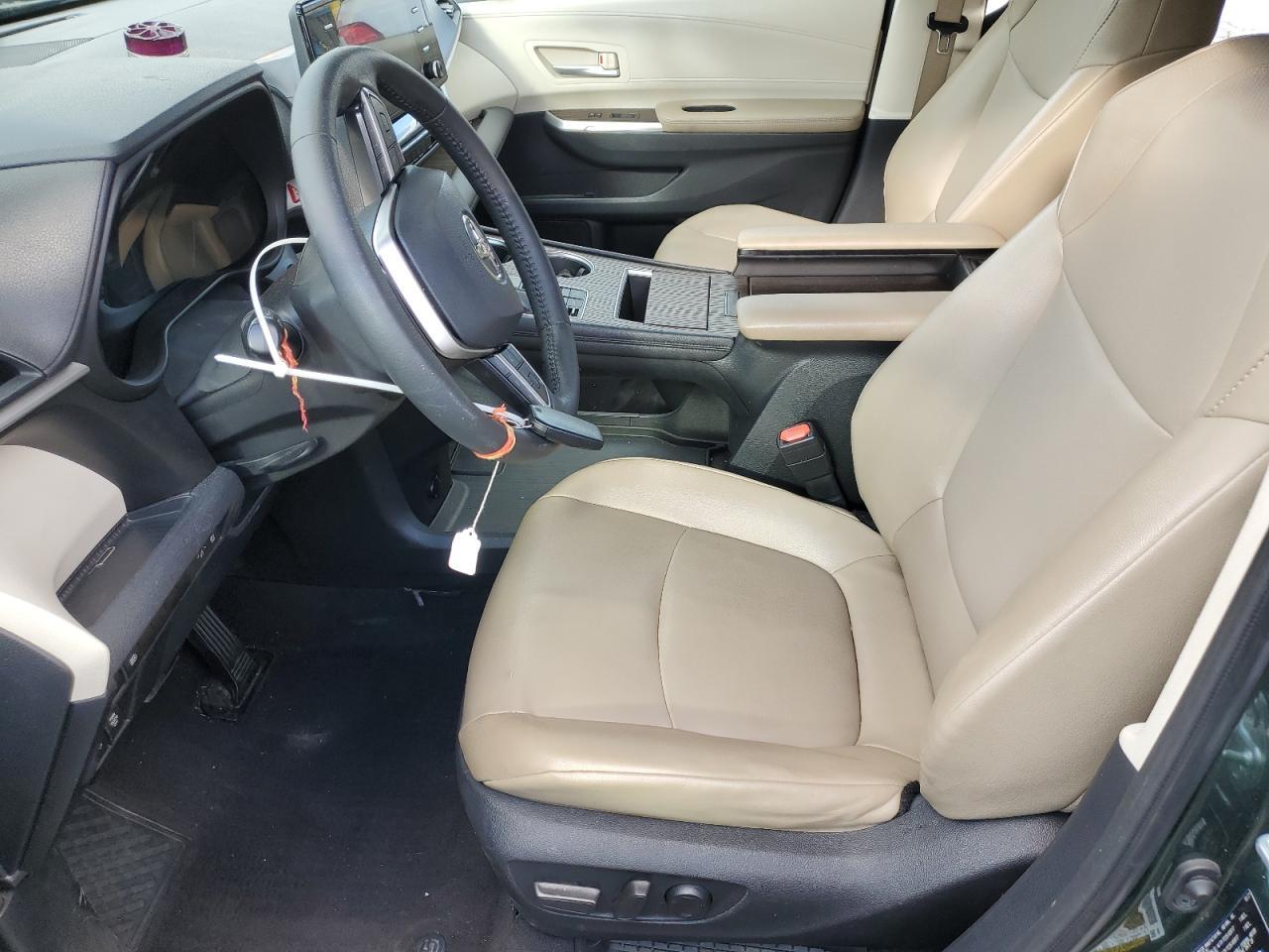 2022 Toyota Sienna Xle - Image 7