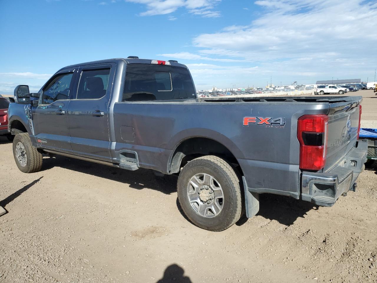 2023 Ford F350 Super Duty - Фото 2