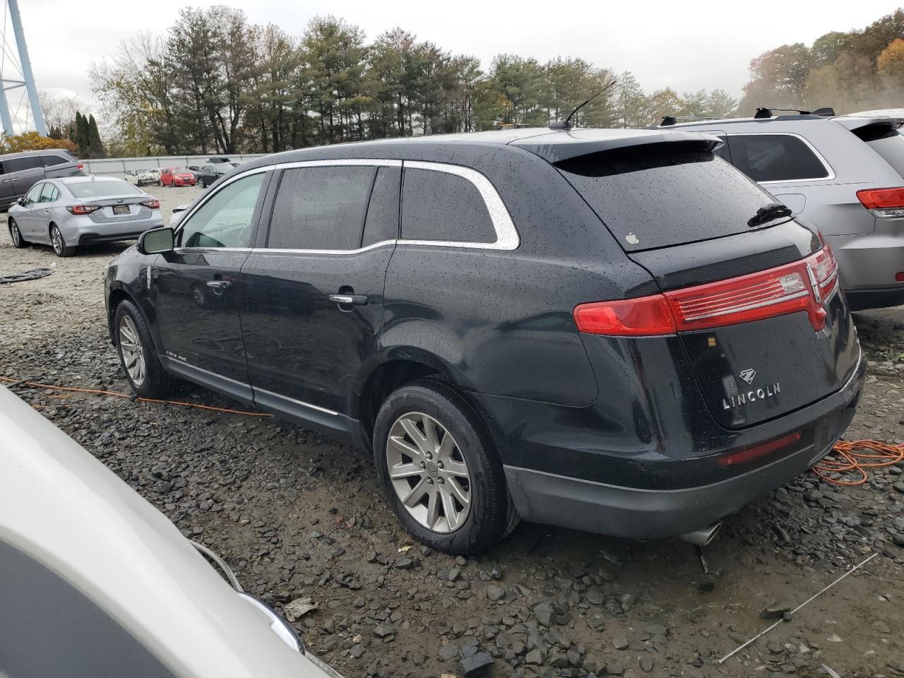 2016 Lincoln Mkt - Фото 2