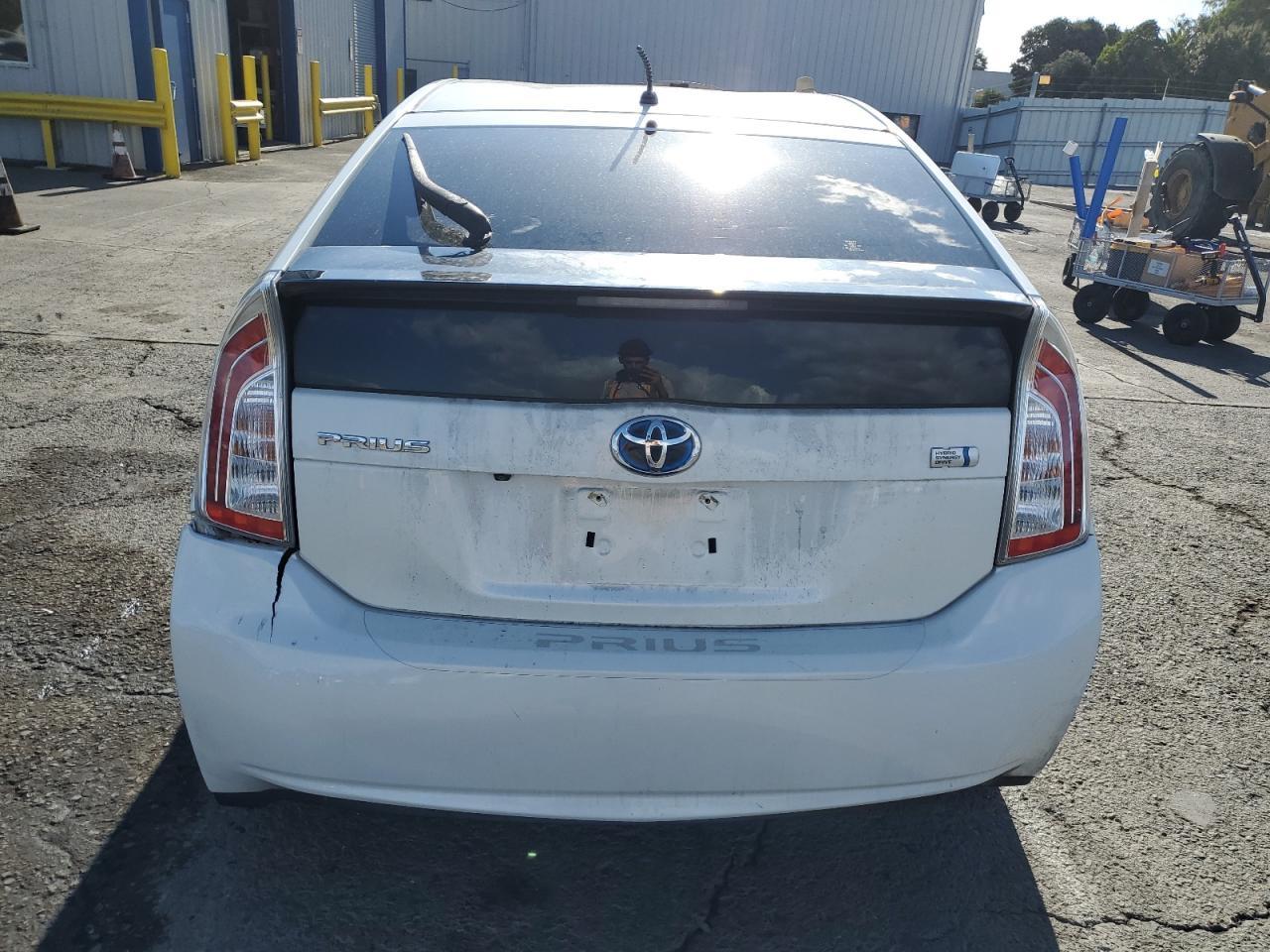 2015 Toyota Prius - Фото 6