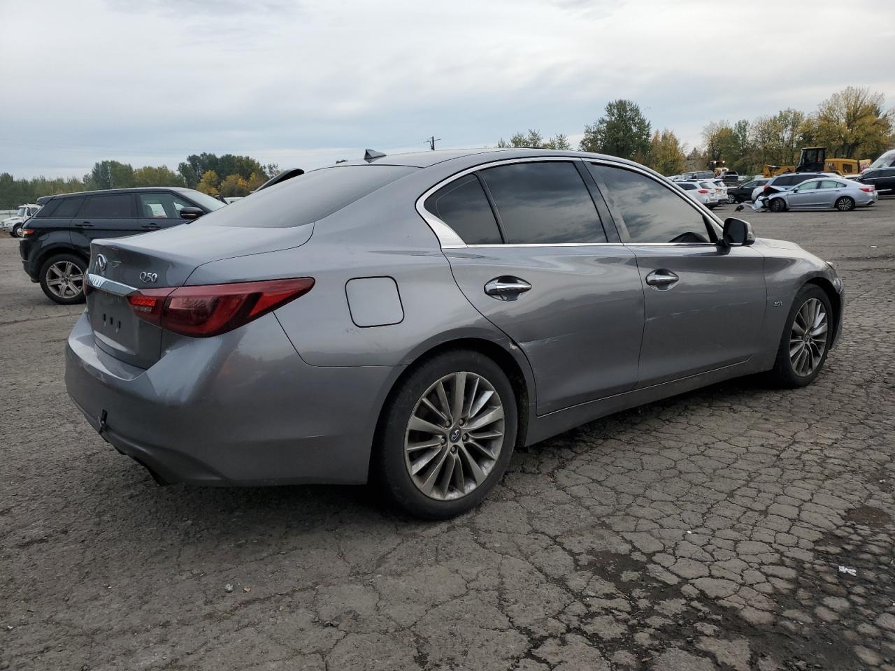 2018 Infiniti Q50 3.0T Luxe - Фото 3