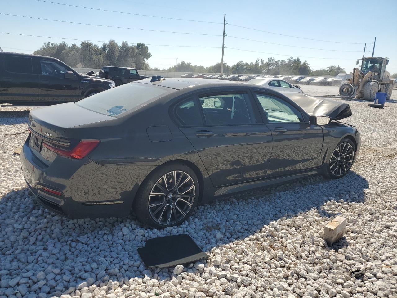 2022 BMW 740 I - Image 3