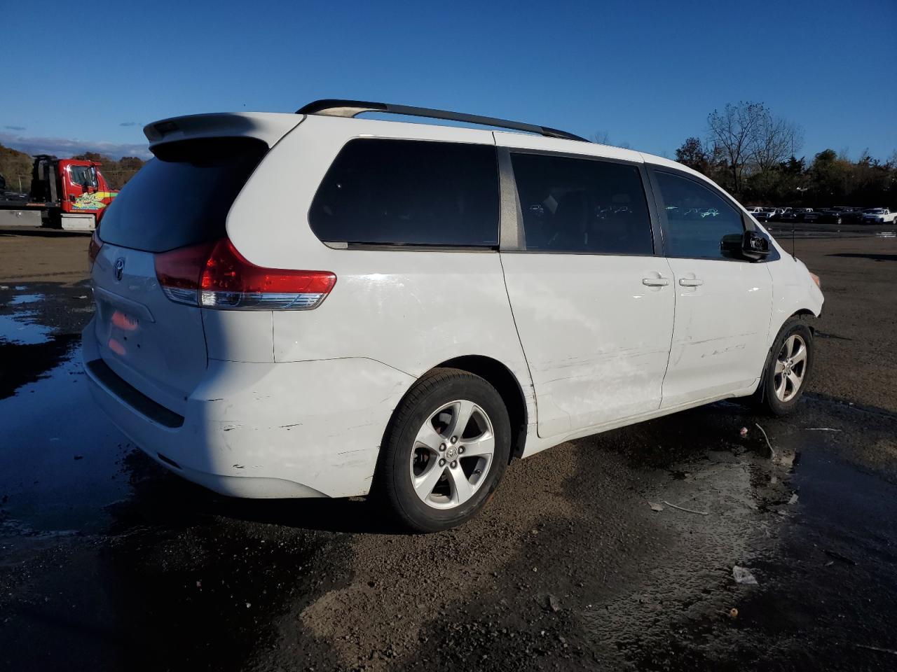 2013 Toyota Sienna Le - Фото 3