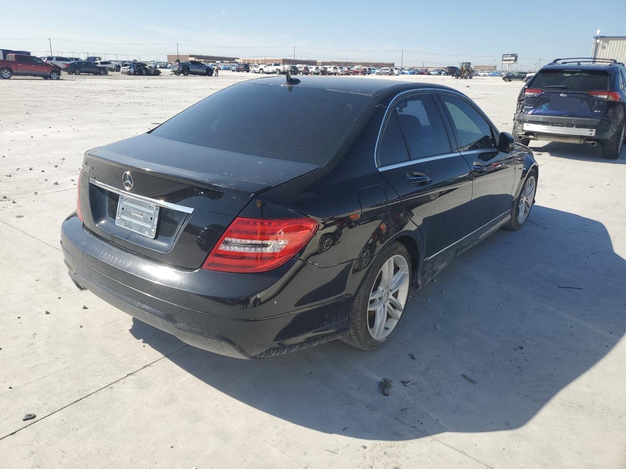 2014 Mercedes-Benz C 250 - Image 3