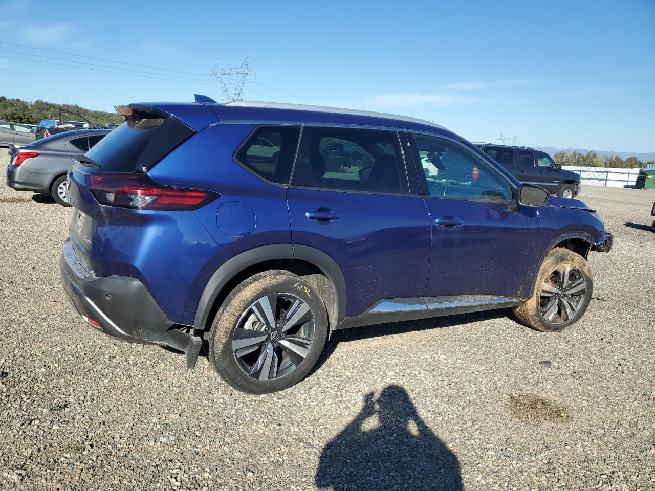 2023 Nissan Rogue Sl - Image 3