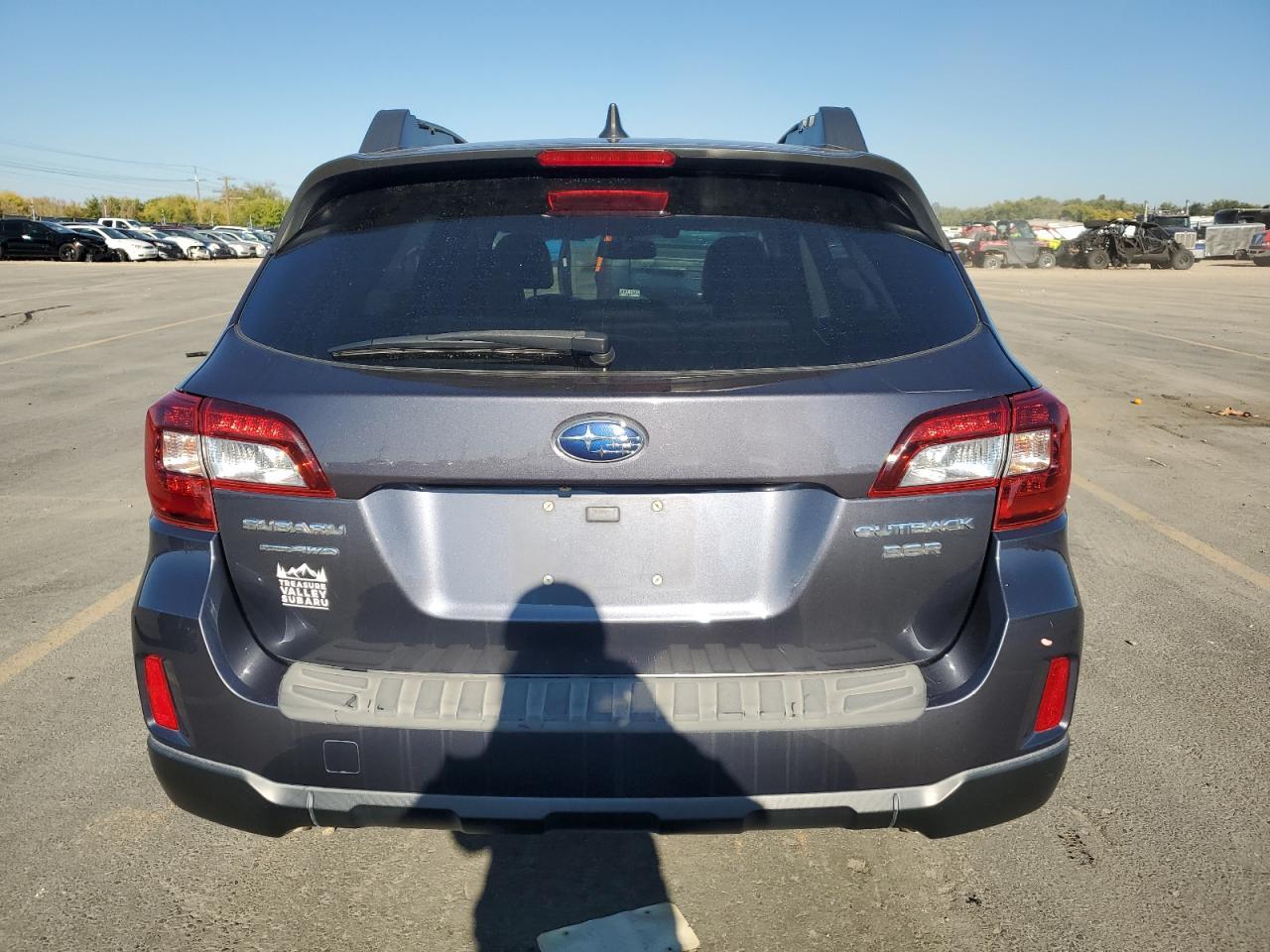 2016 Subaru Outback 3.6R Limited - Image 6