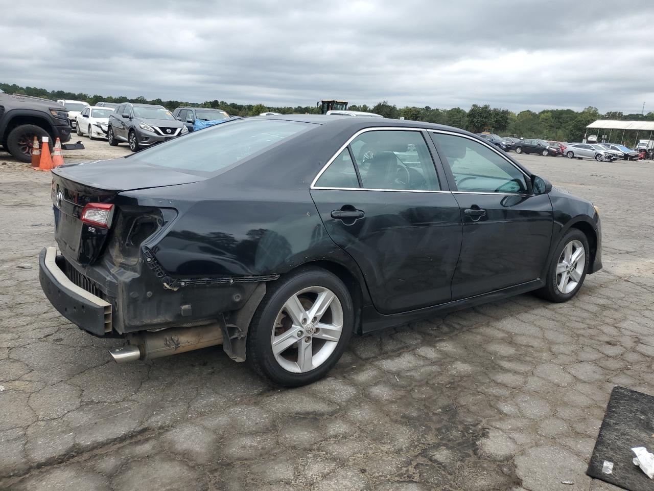 2014 Toyota Camry L - Фото 3