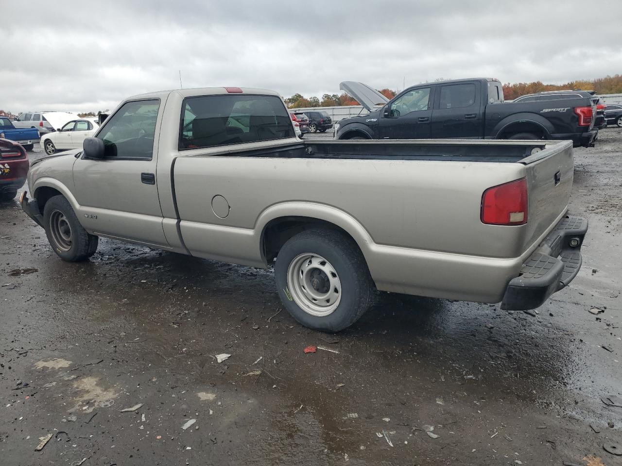 2002 Chevrolet S Truck S10 - Image 2