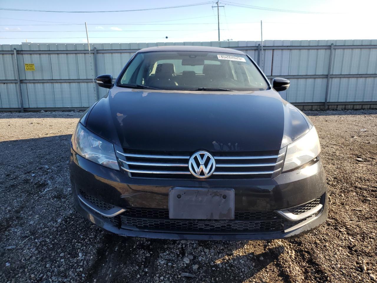 2013 Volkswagen Passat - Image 5