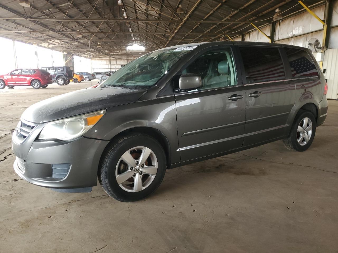 2010 Volkswagen Routan Se