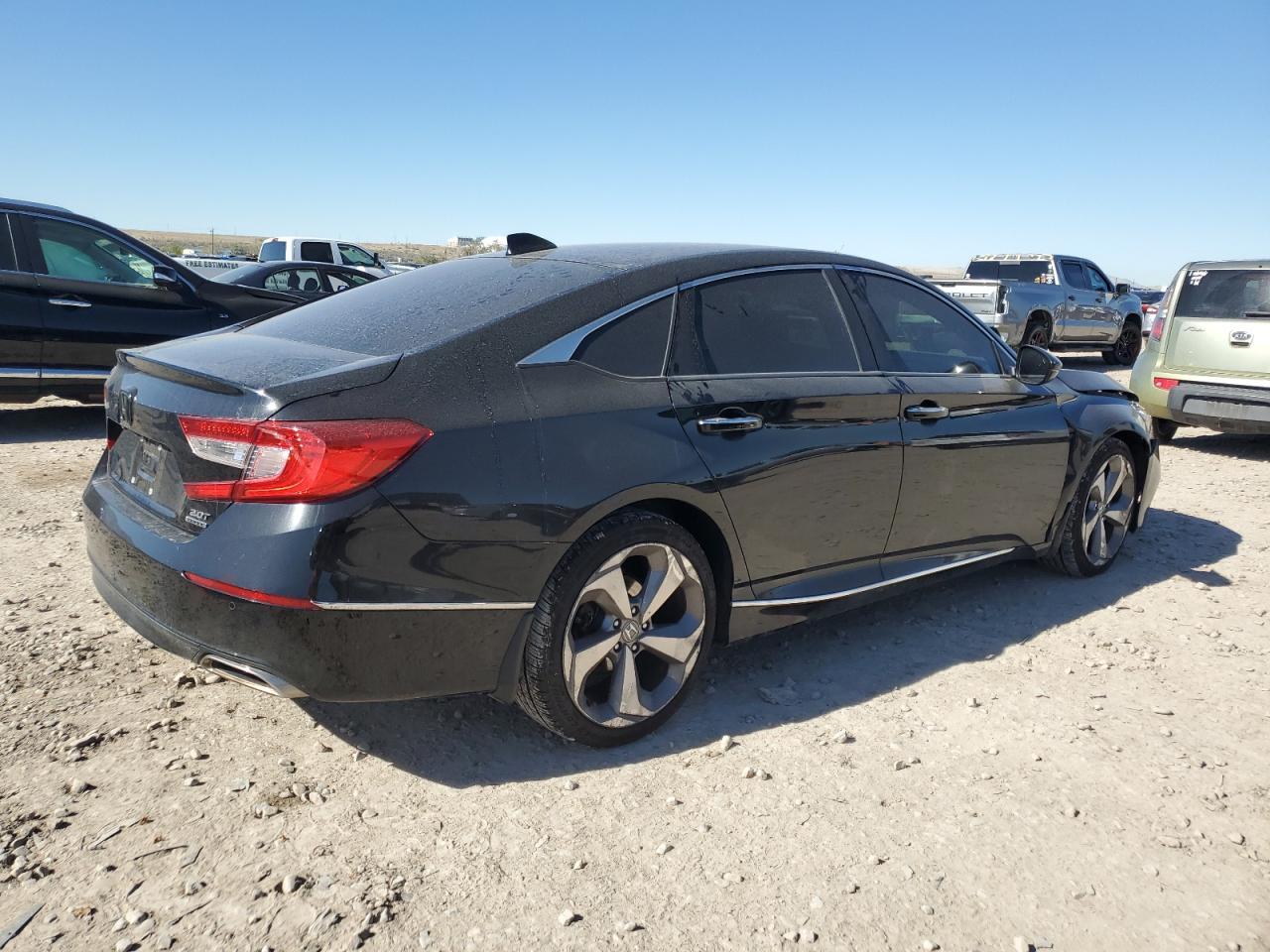 2018 Honda Accord Touring - Image 3