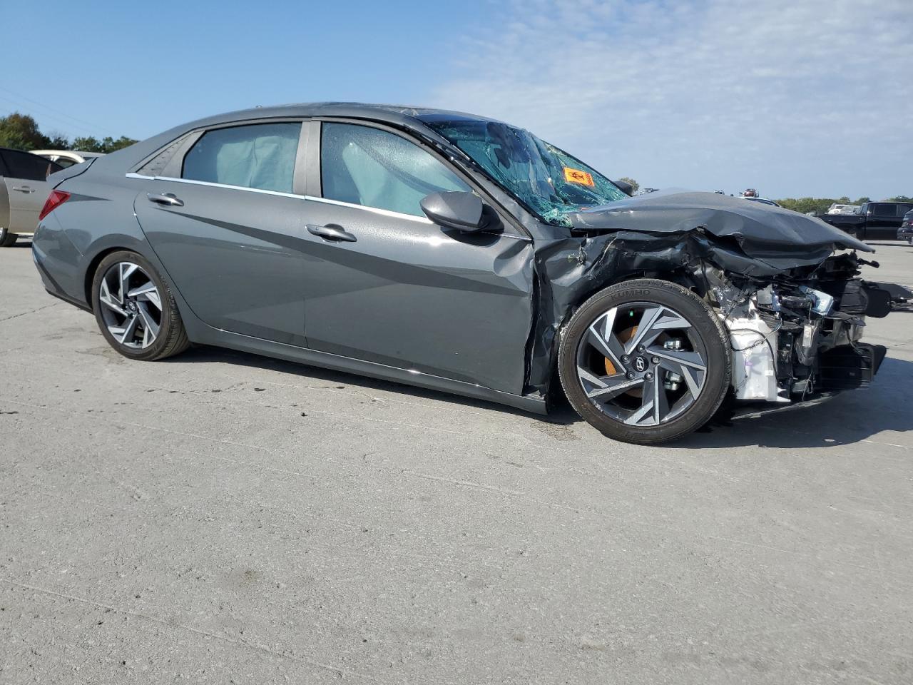 2024 Hyundai Elantra Sel - Image 4