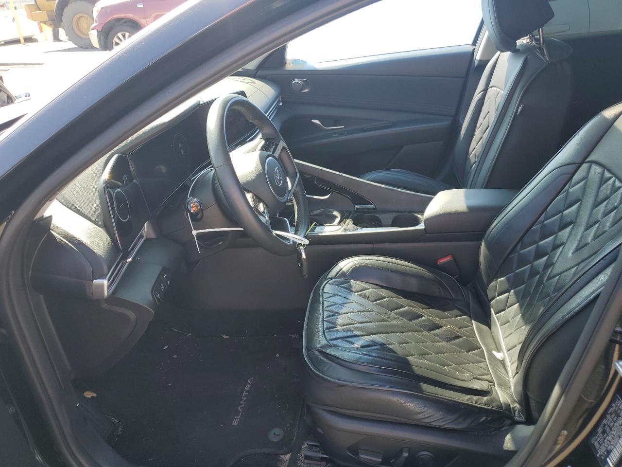 2023 Hyundai Elantra Limited - Image 7