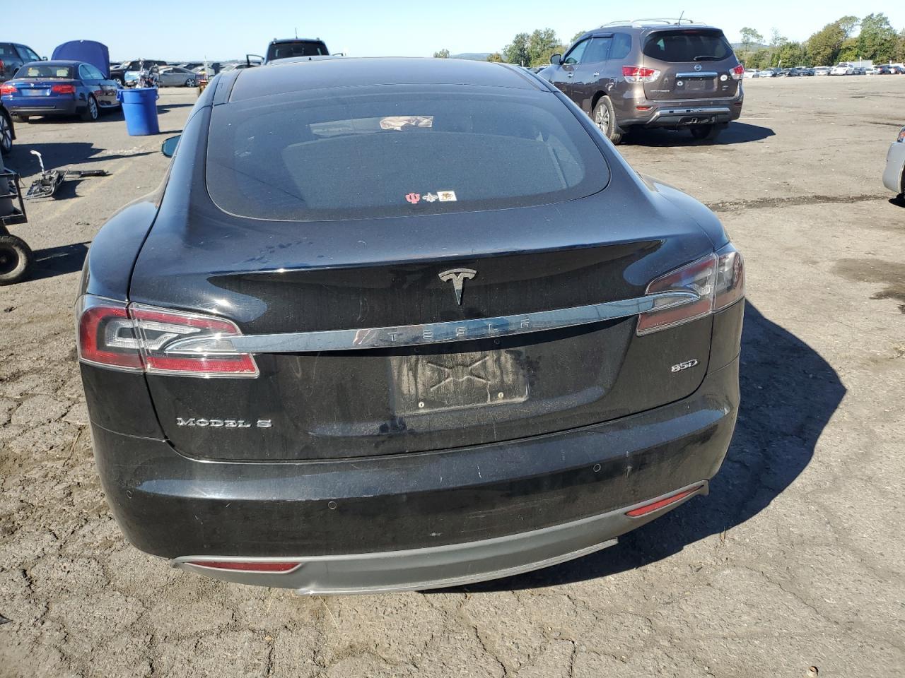 2015 Tesla Model S 85D - Image 6