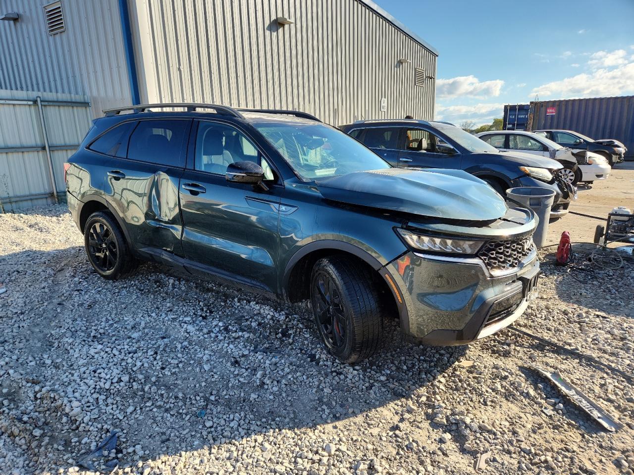 2022 Kia Sorento S - Фото 4