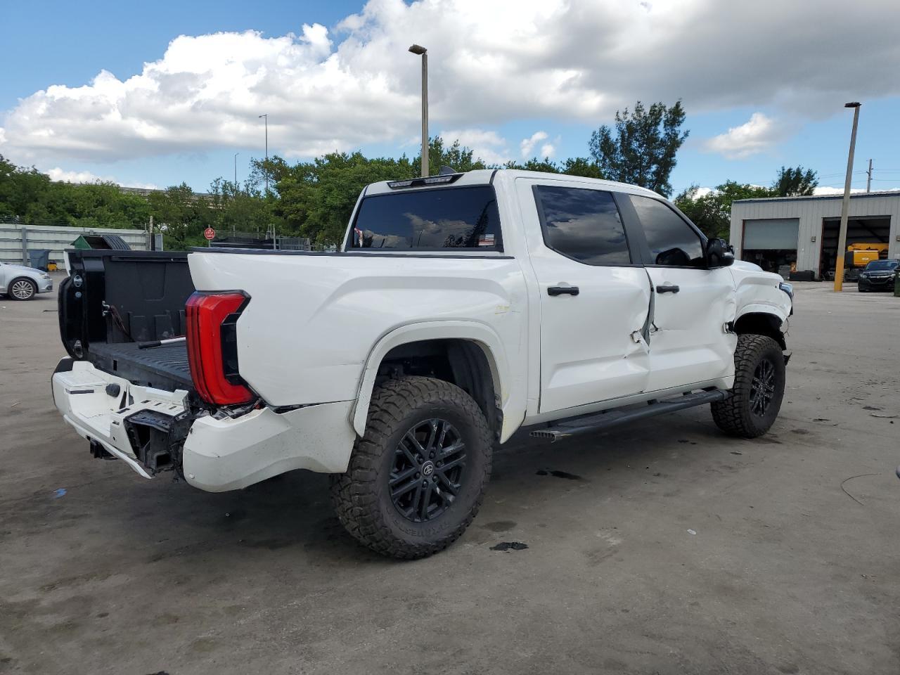 2025 Toyota Tundra Crewmax Sr - Фото 3