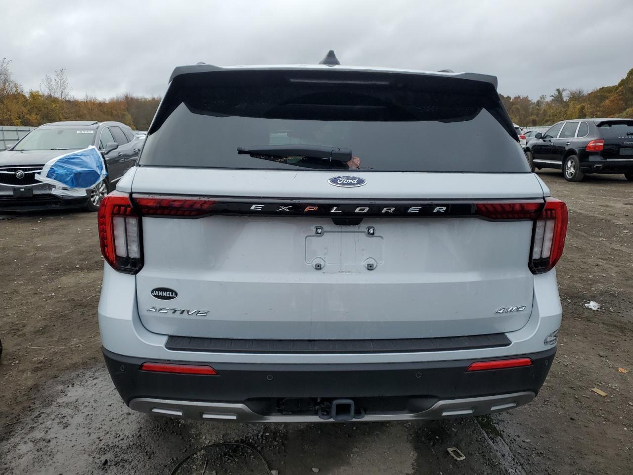 2025 Ford Explorer Active - Image 6