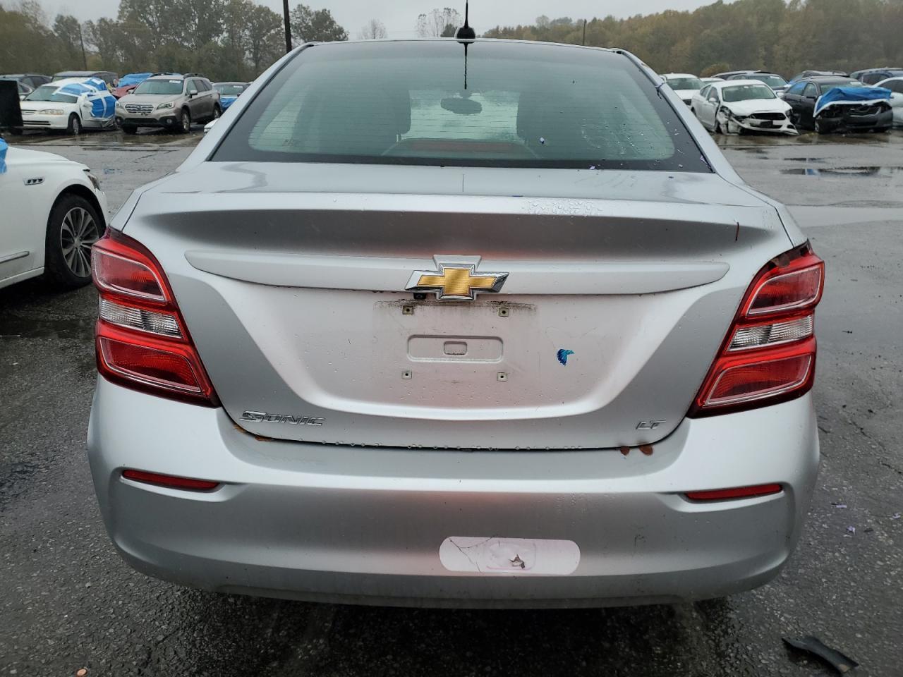 2020 Chevrolet Sonic Lt - Image 6
