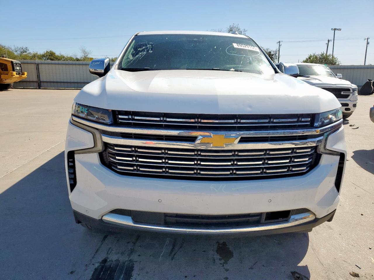 2023 Chevrolet Suburban C1500 Premier - Image 5