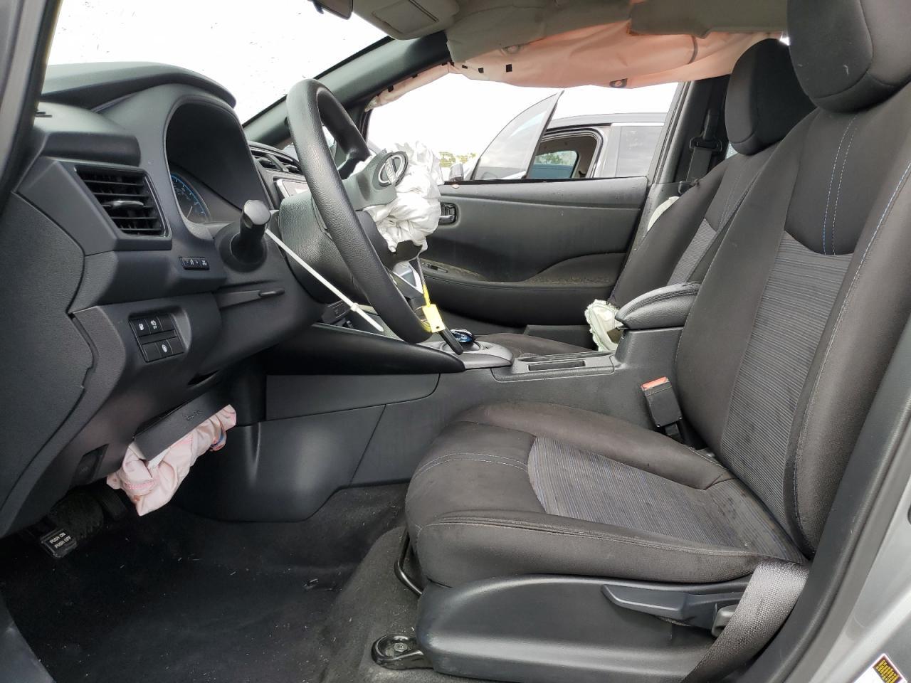 2023 Nissan Leaf S - Image 7