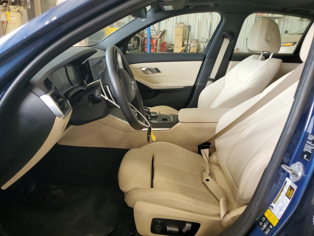 2021 BMW 330Xi - Фото 7