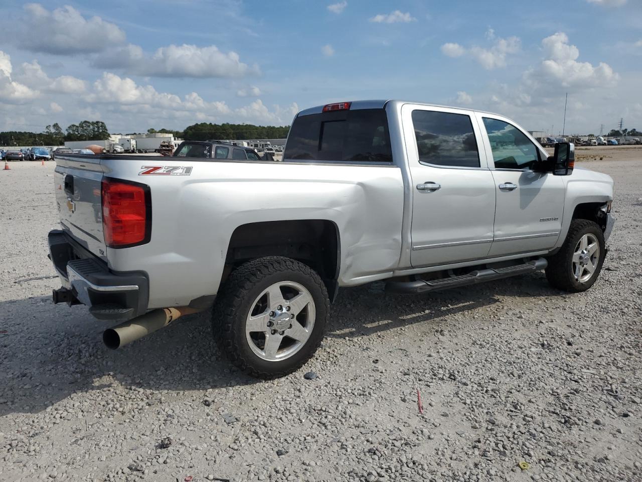 2015 Chevrolet Silverado K2500 Heavy Duty Ltz - Фото 3