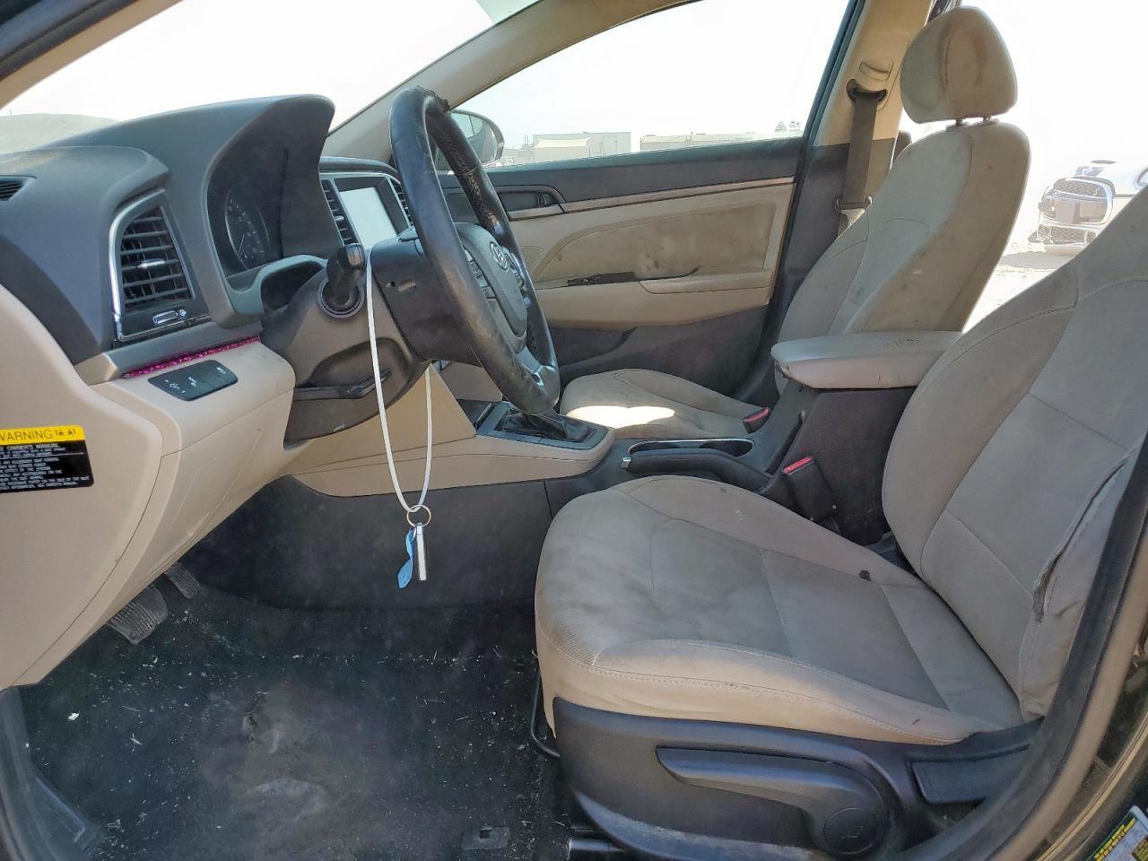 2018 Hyundai Elantra - Image 7