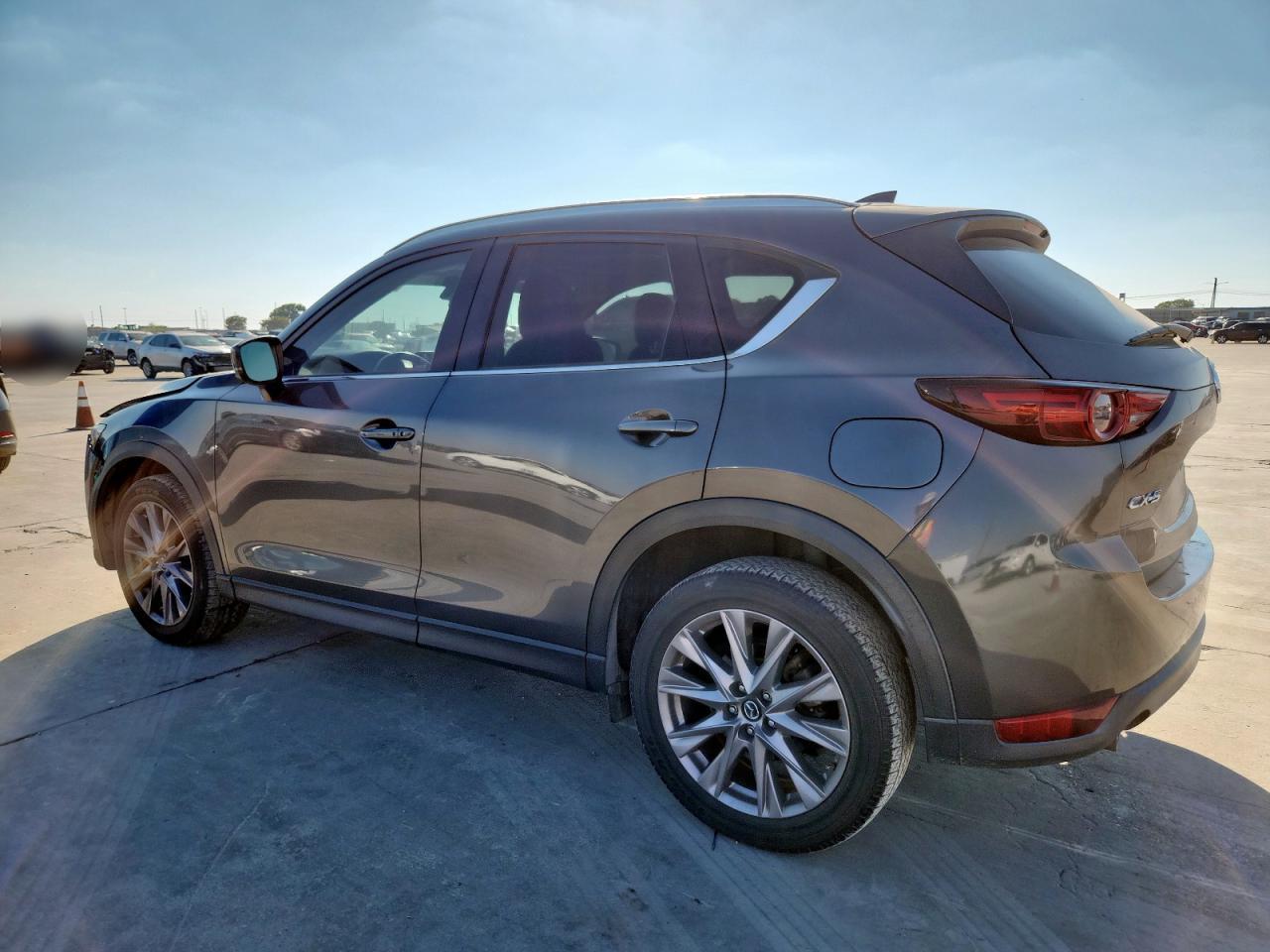 2019 Mazda Cx-5 Grand Touring - Image 2