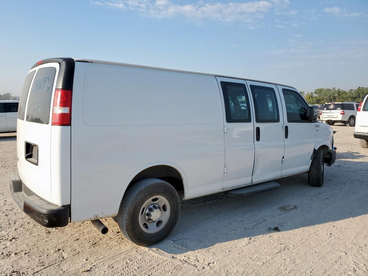 2018 Chevrolet Express 3500 Delivery Van - Image 3
