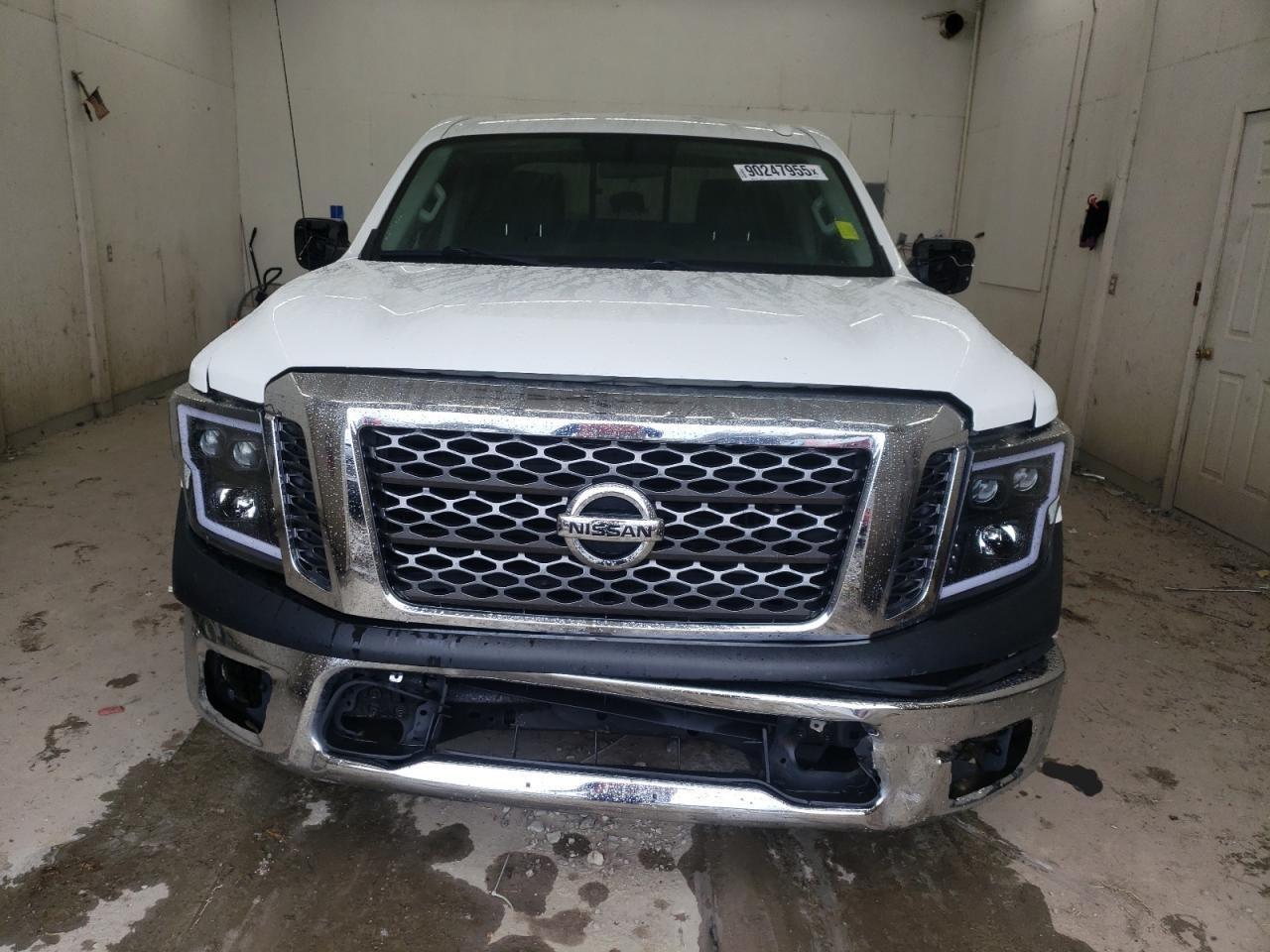 2017 Nissan Titan S - Фото 5