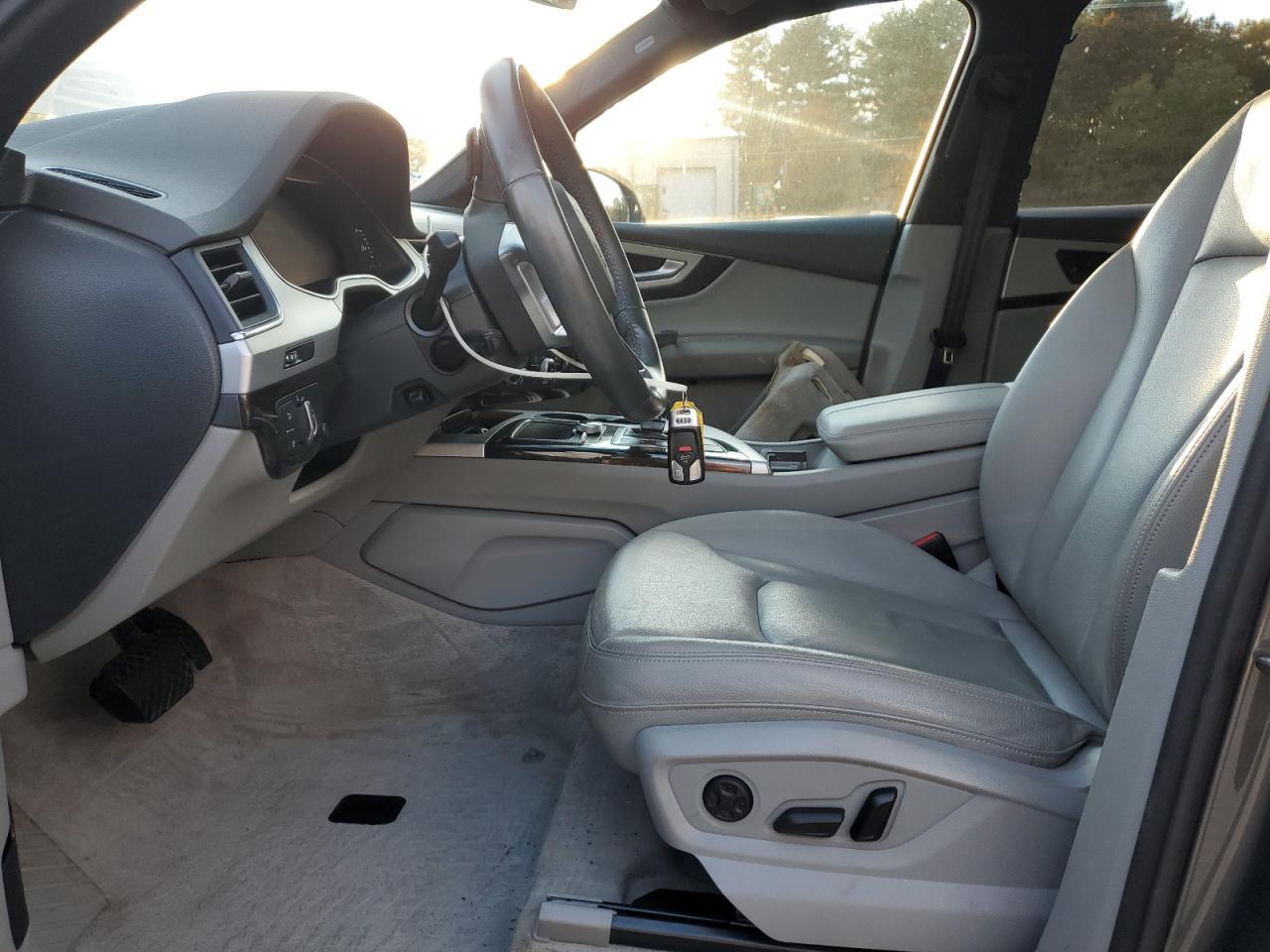 2019 Audi Q7 Premium Plus - Image 7