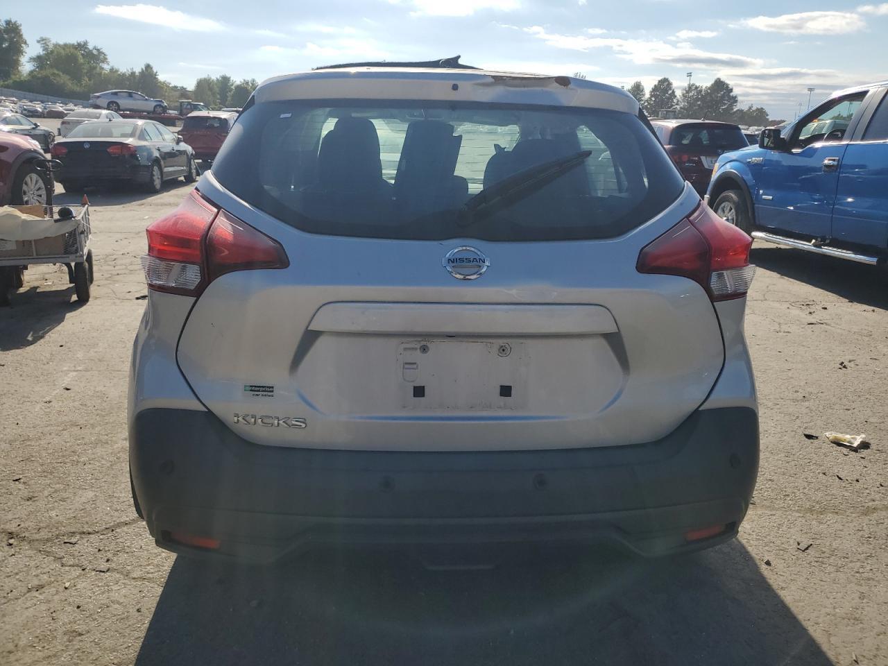 2020 Nissan Kicks S - Image 6