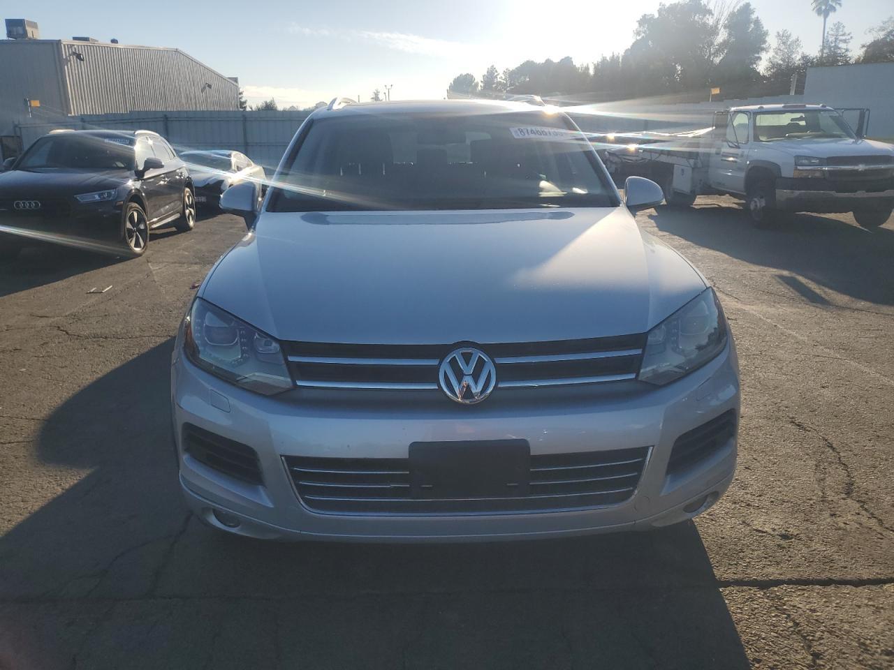 2013 Volkswagen Touareg V6 Tdi - Image 5