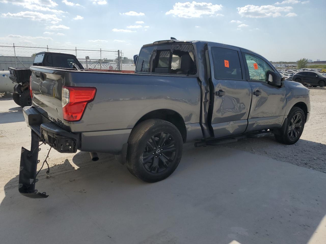 2023 Nissan Titan Sv - Image 3
