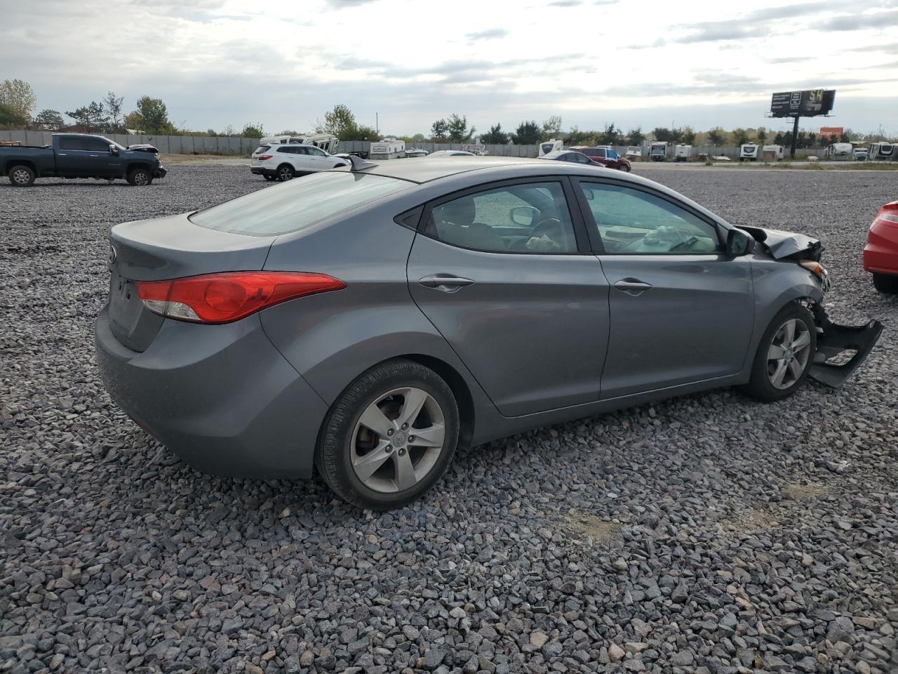2013 Hyundai Elantra Gls - Фото 3