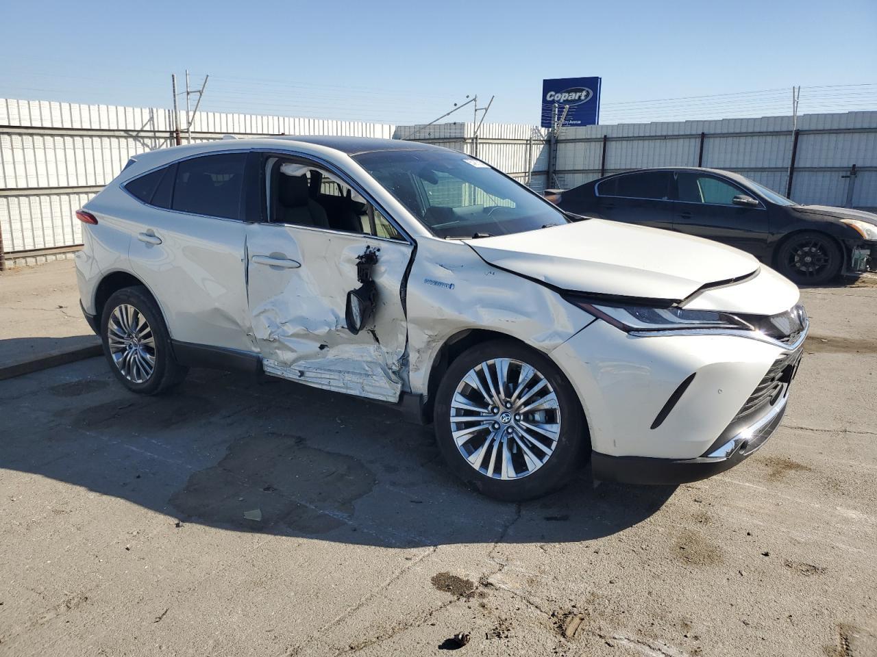 2021 Toyota Venza Le - Image 4